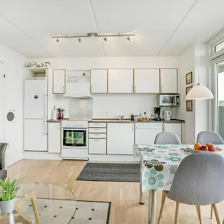 Apartment 2 Bedroom In *