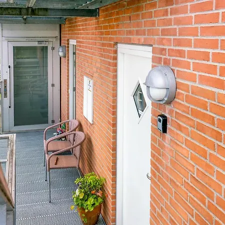 Apartment 2 Bedroom In *